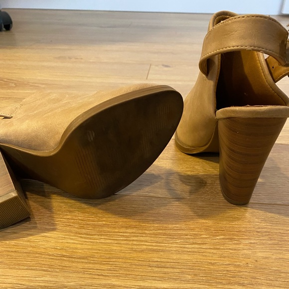 Beige Heels - Picture 2 of 6